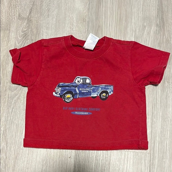 4/$30 Old Navy Red Graphic T-Shirt - Picture 1 of 1